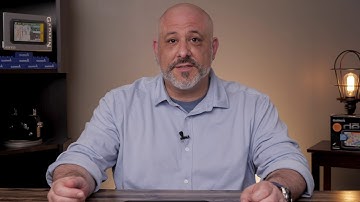 Support: Inserting a microSD™ Card on a dēzlCam™ 785 or dēzl 780