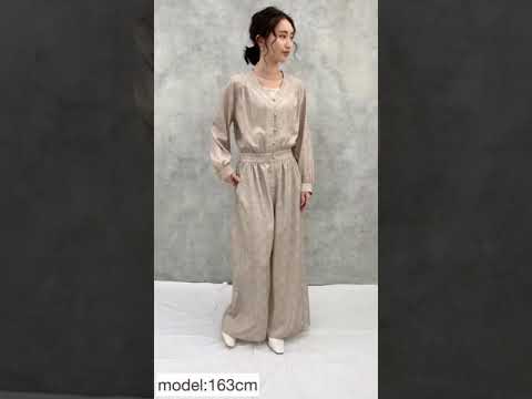 シルエット Ｖ花柄コンビネゾン