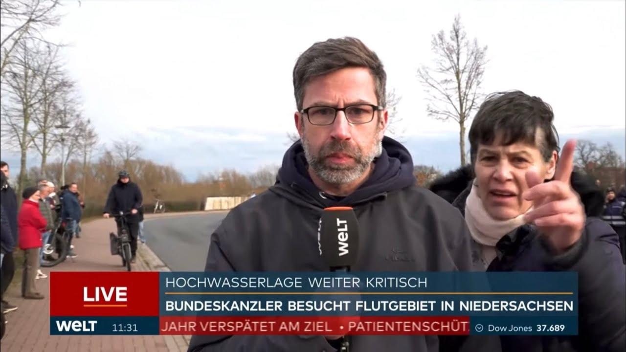 NonstopNews-Reporter Gerrit Schröder bei WELT-Liveschalte im ...