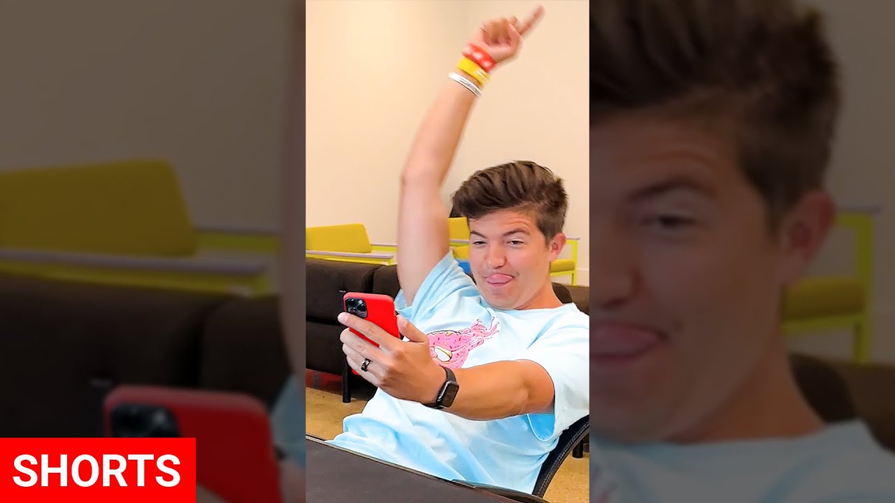 TEXTING BE LIKE - YouTube