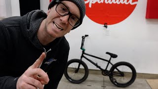 4K | Picking a Modern BMX Frame | Riding Ramp
BMX
Merchandise Site (STICKERS, HATS, SHIRTS):
https://spindatt.com
Curious About My Gear?
Tools
REPAIR STAND: https://bit.ly/3pzPtBA
Allen Keys: https://bit.ly/3zhzJT7
Screwdrivers: https://bit.ly/3knrmPJ
Metric Wrenches: https://bit.ly/3JJRt0M
Tire Levers: http://amzn.to/2DyUc8g
Cable Cutters: https://bit.ly/3XF9SSj
Chain Breaker: https://bit.ly/3XAllTb
Chain Whip: https://bit.ly/46BccO3
Cassette Tool: https://bit.ly/3BeDb1M
Spoke Wrench: https://bit.ly/44cV7sh
Crank Puller: https://bit.ly/3BdqPa4
Bottom Bracket Tool: https://bit.ly/3DkAxcn
Beginner Tool Kit: https://bit.ly/3XCbhsK
Amazon Shop
USA: https://www.amazon.com/shop/spindatt
Canada: https://www.amazon.ca/shop/spindatt
Rock Hopper Build
http://amzn.to/2OiKG4P
Rawstercross Build
http://amzn.to/3qr6Tul
Panaracer Tires
https://bit.ly/3fyuOX8 4K | Picking a Modern BMX Frame | Riding Ramp