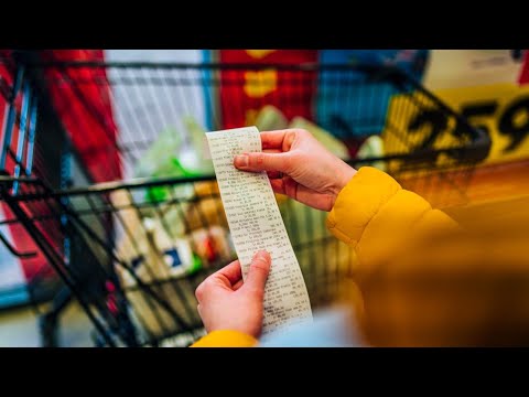 Households struggling with cost of living as grocery prices rise