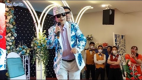 Minh Cảnh cất tiếng hát làm cả tiệc rần rần