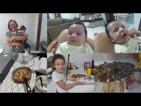BREAKFAST ROUTINE AND PLENTY OF TALK WITH 43-DAY-OLD JOSÉ GABRIEL, WE OPENED M CECÍLIA'S PIGGY BANK