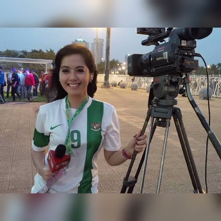 PUTRI VIOLA presenter TV-one
