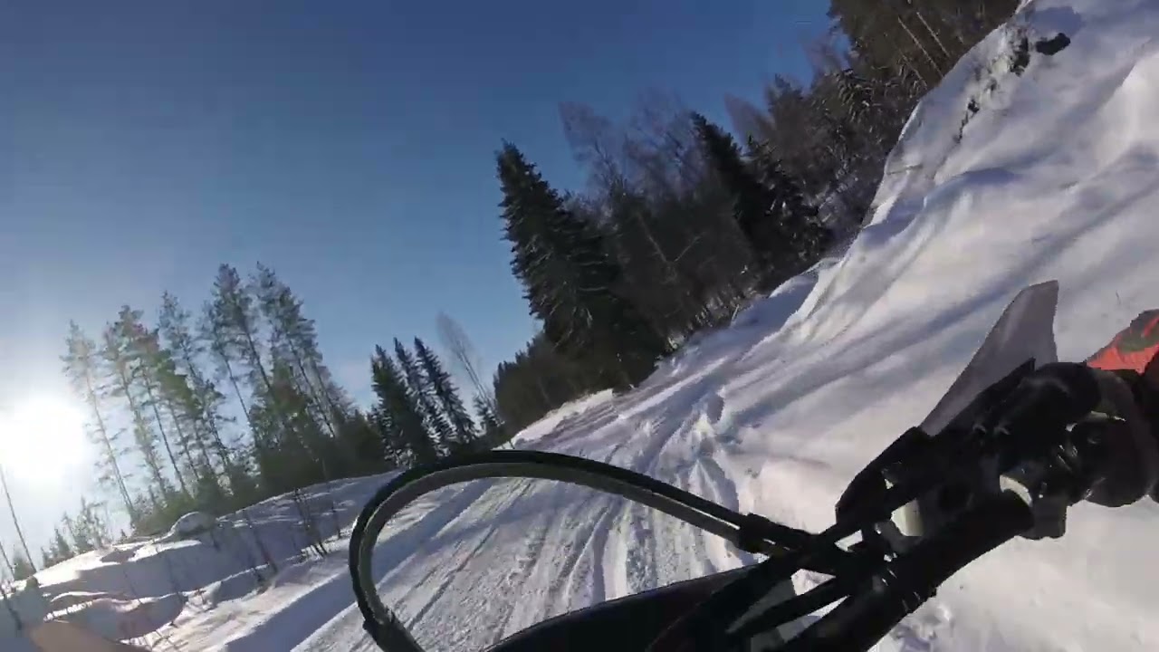 Spooria auringon paisteessa