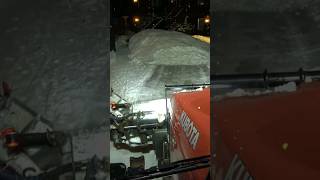 Kubota M110GX clearing snow in parking lots #shorts #kubotatractor #snowclearing #Oslo #snowremoval