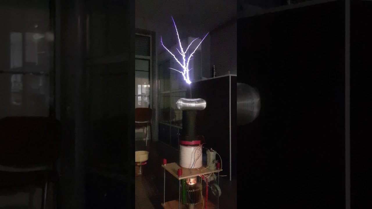 Big vacuum tube tesla coil gu-56 - YouTube