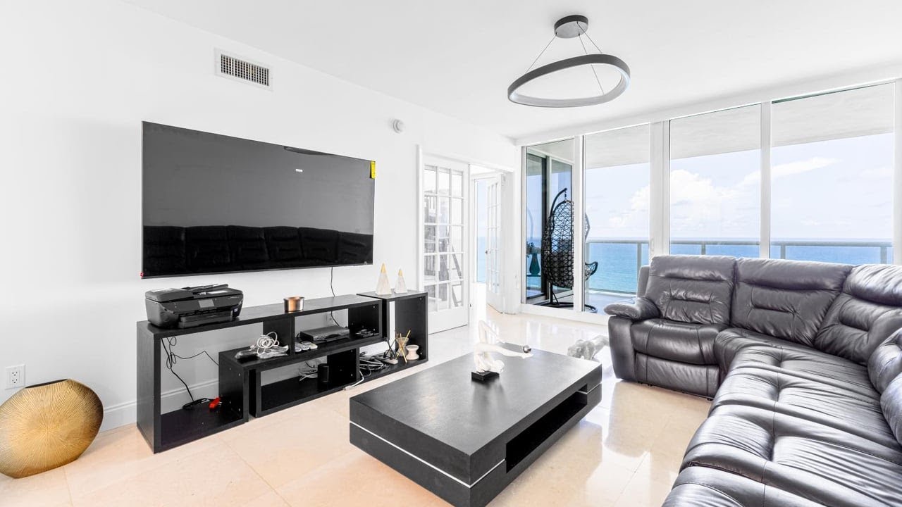19111 Collins Ave, Sunny Isles Beach, FL