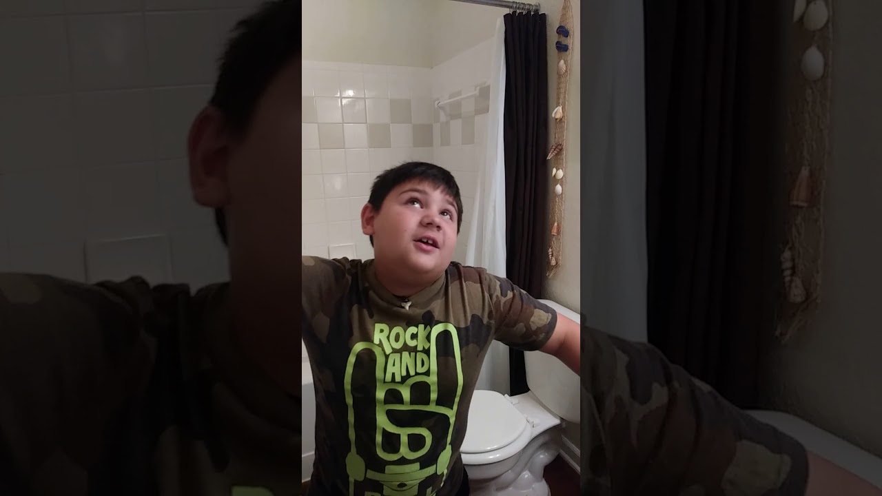 PENNYWISE GEORGIE FLOATING BOAT CHALLENGE(It 2017)