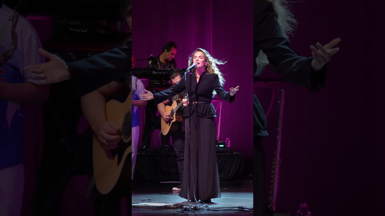 Leonid & Friends US Tour 2026- best of Chicago, Earth Wind & Fire - tickets here: www.LeonidandF.com