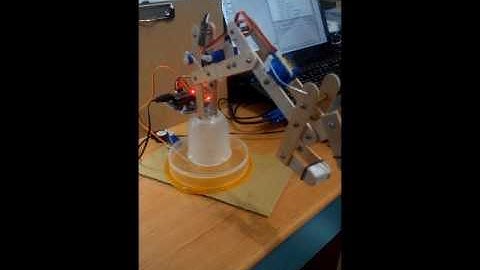 第一代的Arduino機器人手臂