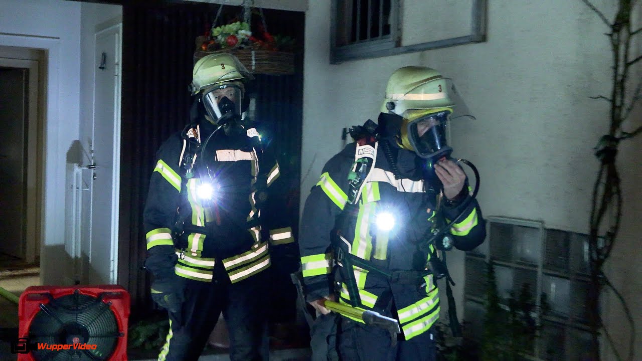 Brennender Tannenbaum in Wohnung - Einsatz für die Feuerwehr in Bonn-Heiderhof | 08.01.2022