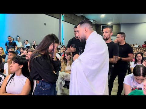 MULHER DESAFIA PROFETA