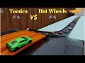 Hot Wheels vs Tomica fat track mega hill airborne Tournament race