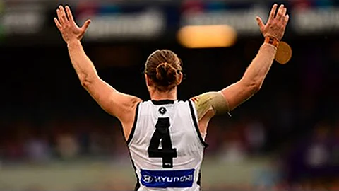 Brilliant Bryce reaches 200