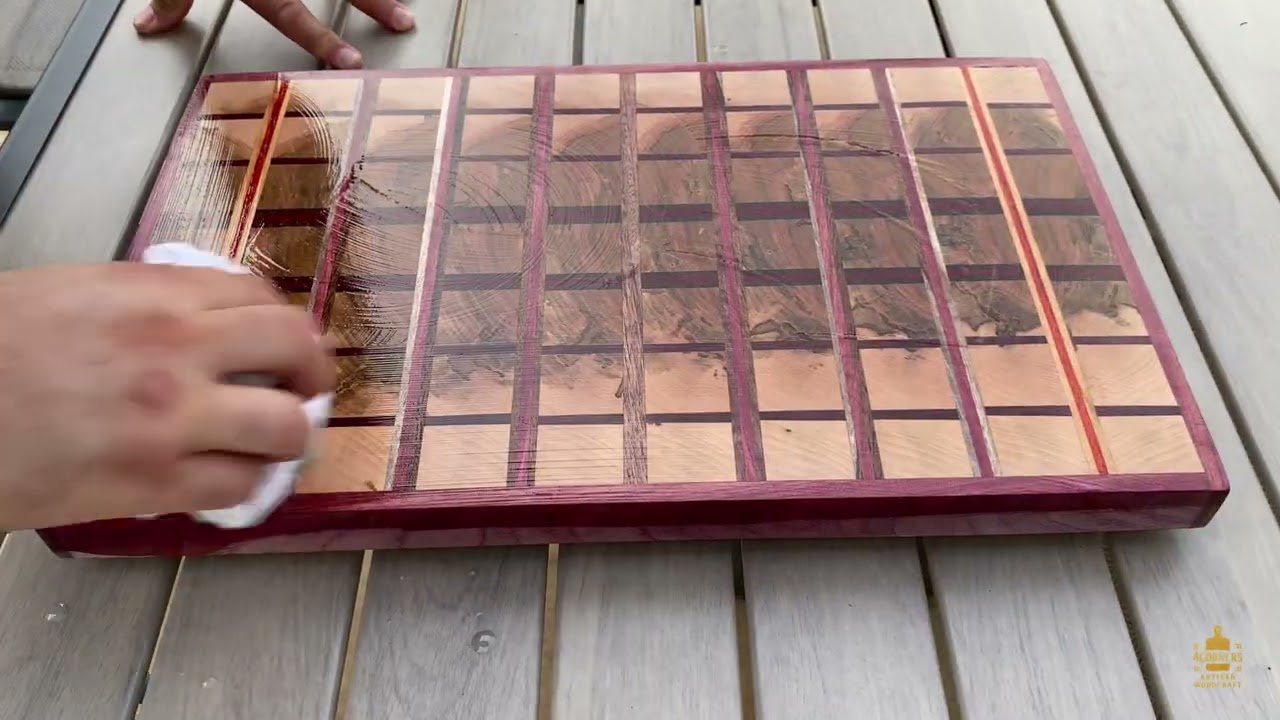 “Cutting Board Transformation | Before & After Mineral Oil (Satisfying Woodworking 