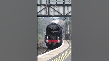 LNER 60532 Blue Peter ROCKING and ROLLING at SPEED through Grantham! #steam #bluepeter #grantham