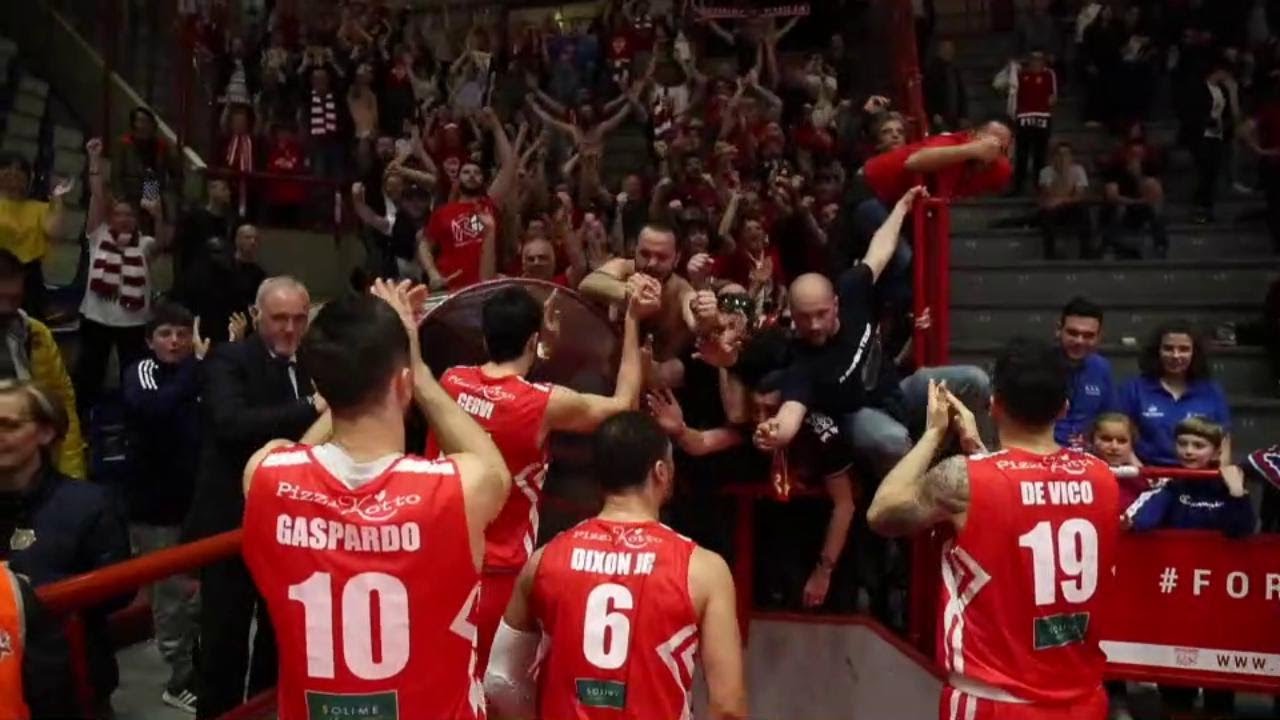 Basket Serie A, Pistoia - Grissin Bon: l'esultanza di tifosi e ...
