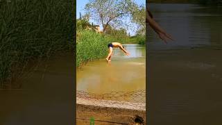 The best swimmer dancing on the water 😱😱😅 #short #shorts #rek #top #tiktok #gym #workout