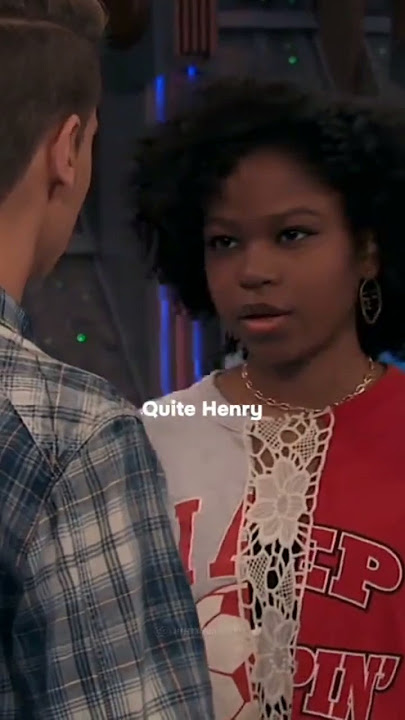 That moment Henry and Charlotte kiss