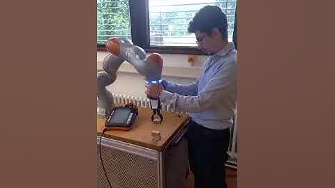 Controlling KUKA LBR iiwa 7 R800 using UFPI  Interface to move cubes from one point to another