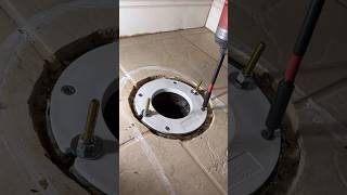 fixing a low toilet flange #plumber #plumbing #homerepair  #construction #plumbingrepair #toilet