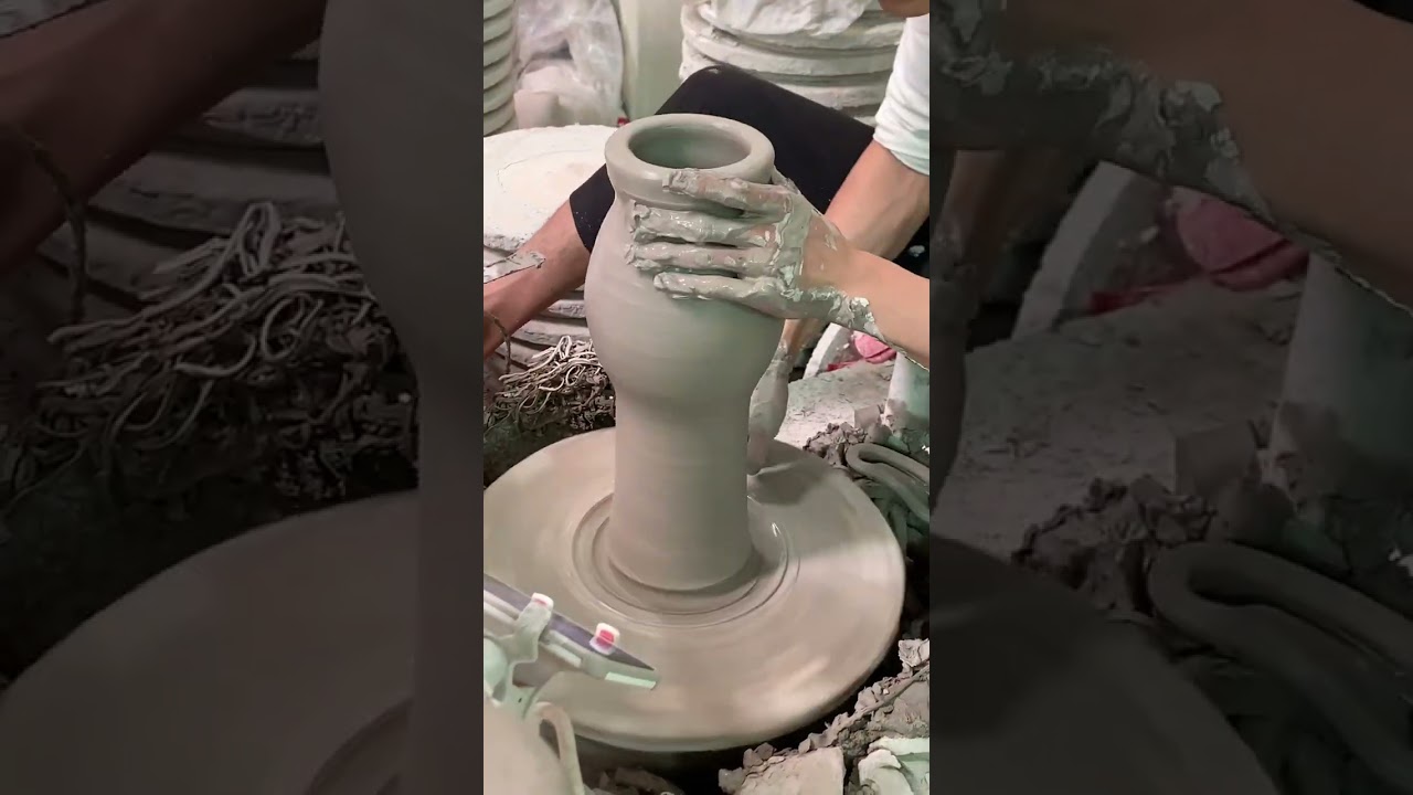 Ceramic vase 
