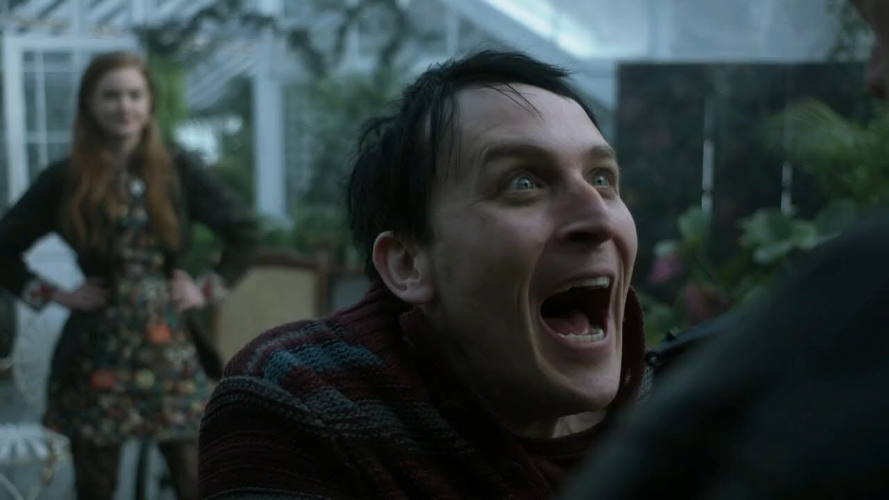 Poison Ivy Saves Penguin From Gabes Gang - Kill 4 Gang Members (Gotham TV Series)