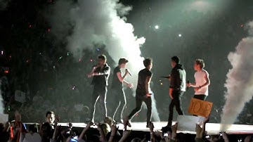 One Direction - One Way Or Another/Teenage Kicks - 12/5/13 O2 World Hamburg - HQ