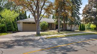 215 Edenbridge Drive, Toronto