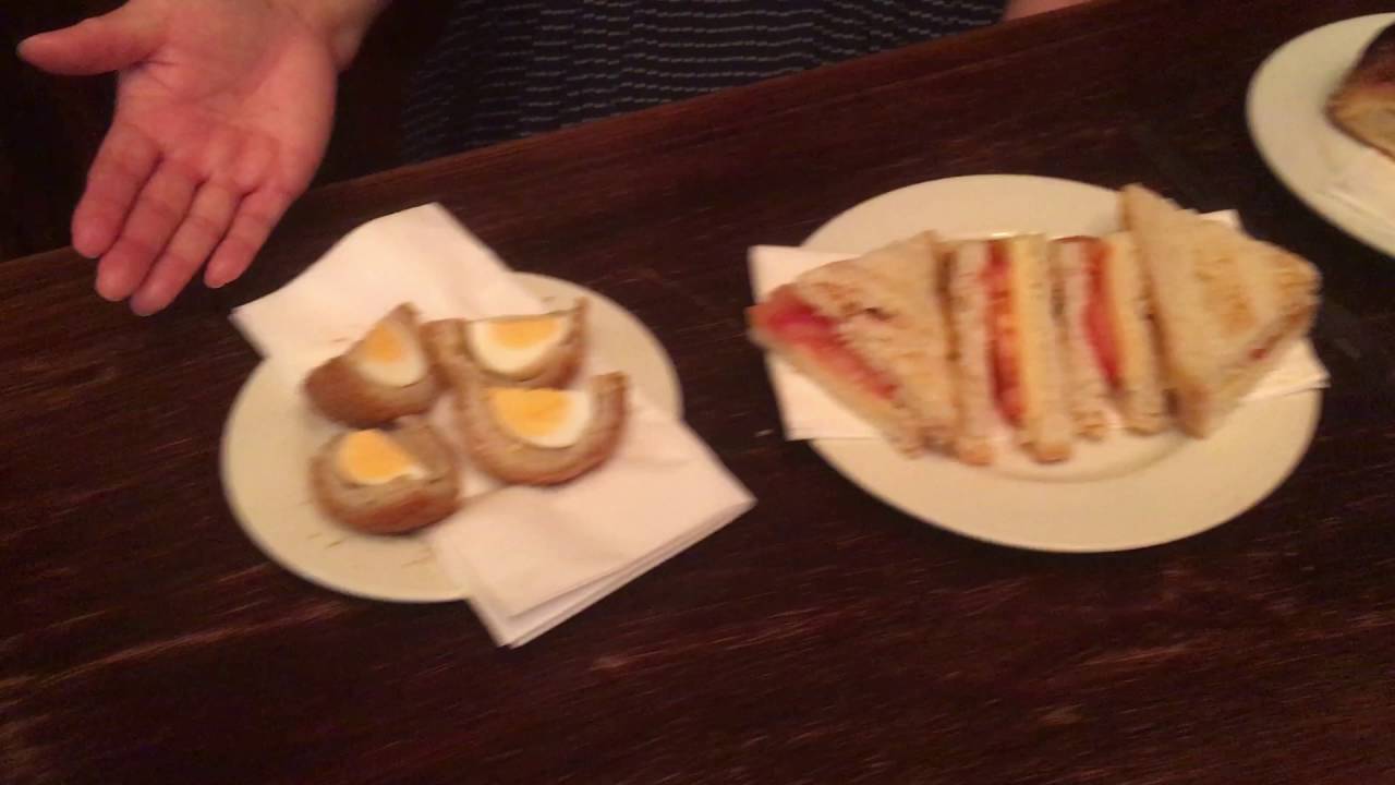 London Historical Pub Review Episode 3 -Ye Olde Mitre Tavern