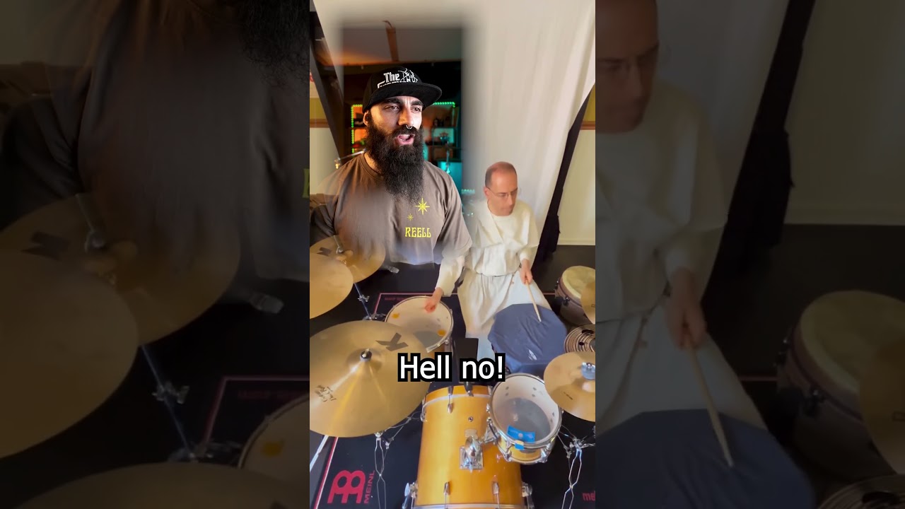 ПАПА РИМСКИЙ ИГРАЕТ НА БАРАБАНАХ?!?