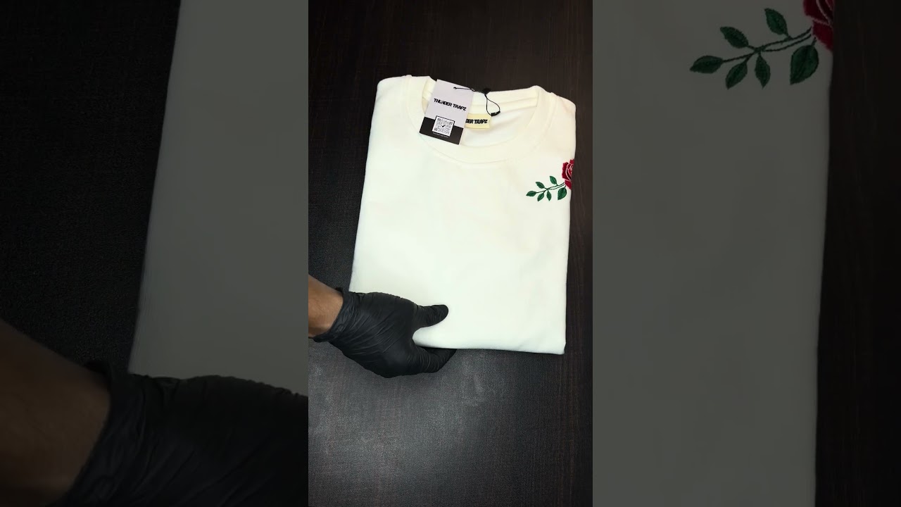 Thunder Trapz Off White Flower Embroidered Sweatshirt