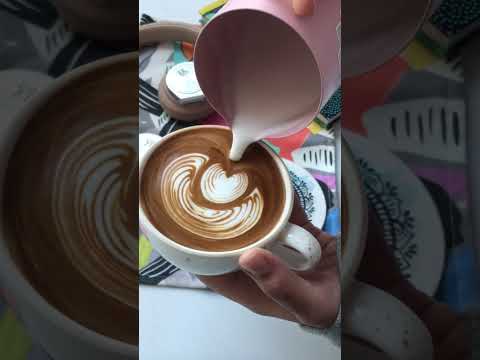        كوفي ارت تعلم الرسم على القهوة