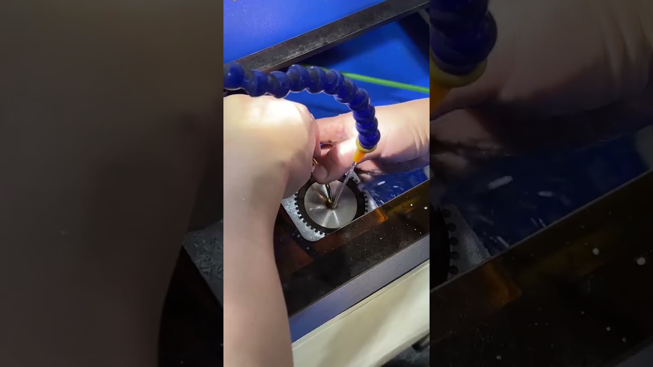 How thick would a thick-walled hollow plain ring made of 18g be Why is it generally recomm