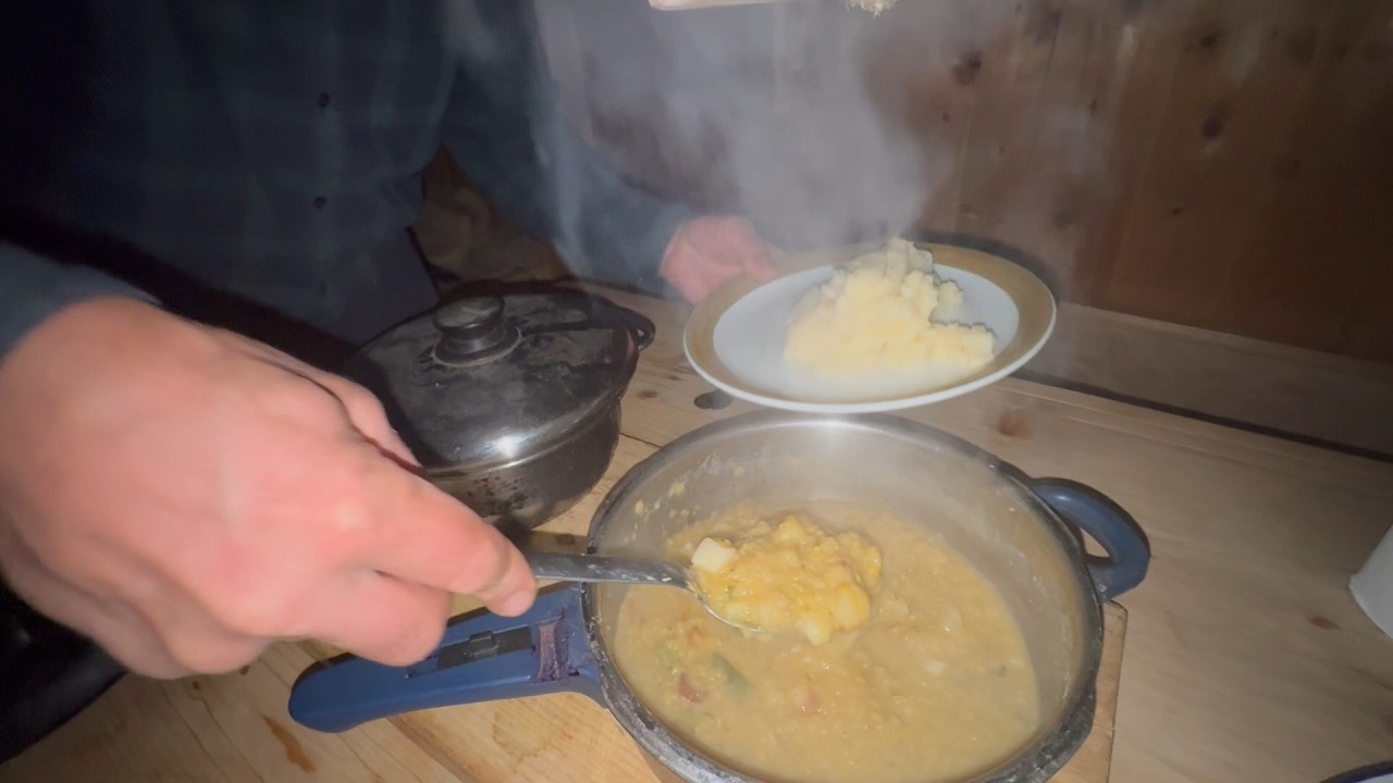 VITA ESTREMA #17 | Cosa si mangia a 2050m? Cuciniamo di notte nel gelo