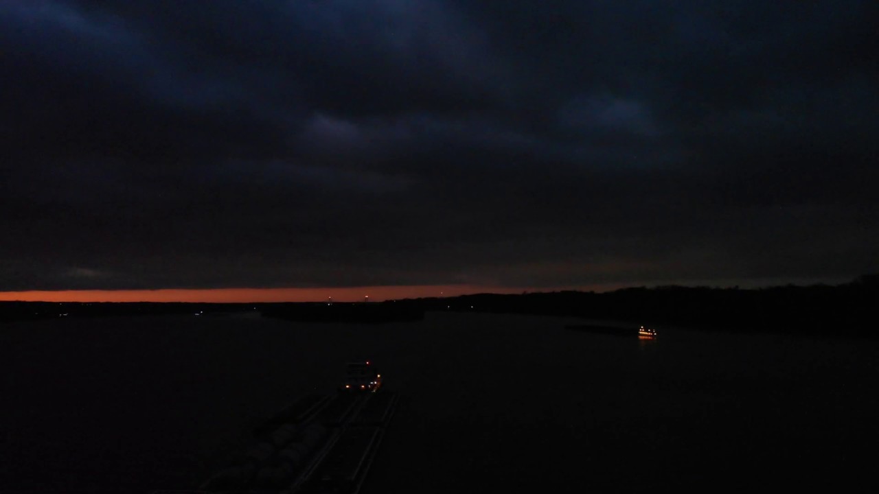 louisville kentucky weather radar Ohio River Barges heading through Louisville. A Fall City, McAlpine Dam and Locks are traversed.