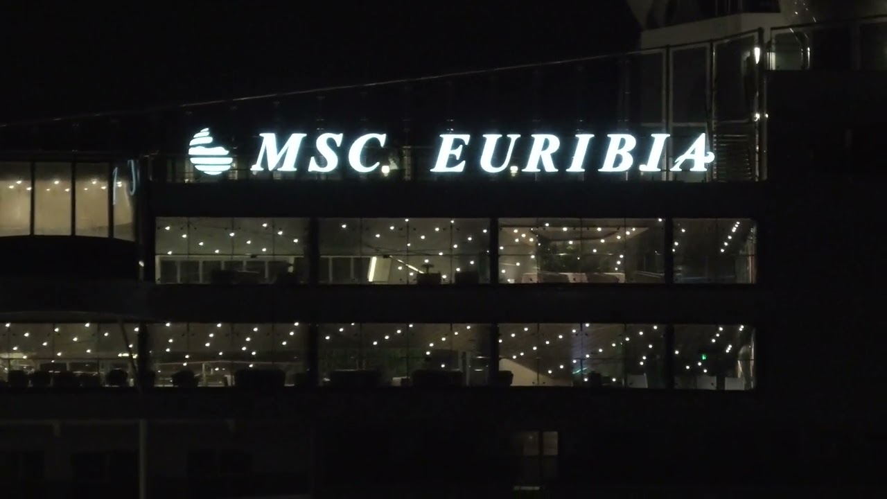 4K MSC Euribia Auslaufen am späten Ostersonntag Abend in Hamburg  31.03.2024