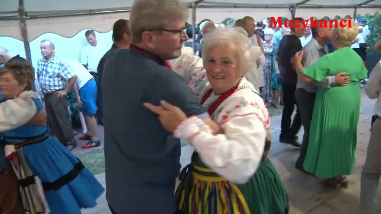 1 07 2023 Muzykanci TAŃCZĄ oberka Mirek Stańczyk zahulał z KRYSIĄ