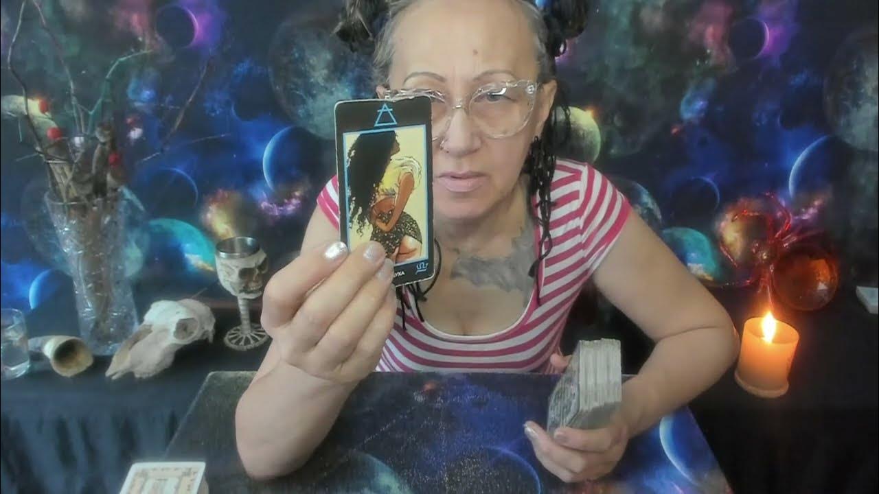 Гадание на картах таро онлайн, расклады на отношения, рассматриваем ...