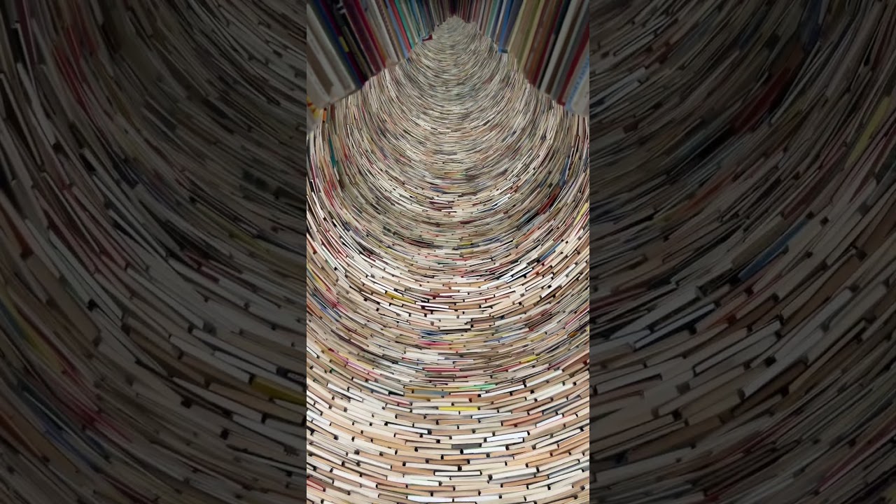 📍Infinity Book Tower Prague 