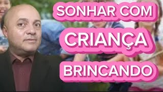 Sonhar Com Criança Brincando Na Água Limpa Sonhar Com Criança Brincando Na Lama