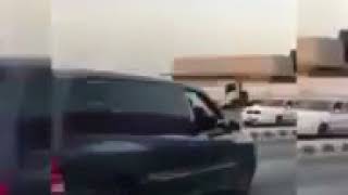 لمقطع كامل ل شاب سعودي يعتدي على قائدة سياره  في السعوديه