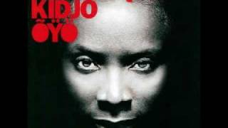 Download Lagu Angelique Kidjo - Adouma MP3
