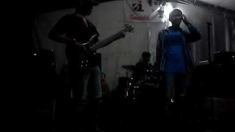 Konser Band Batozai Metal Core cover Pas Band (ternyata kau)di Labuan-Banten