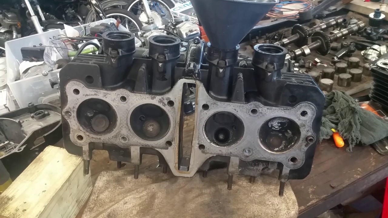 Kawasaki KZ1000 Cylinder head leaking valve broken guide - YouTube