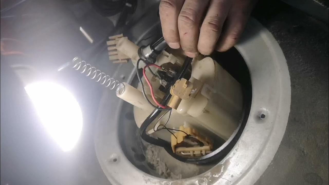 Как снять бензонасос с мерседес 220