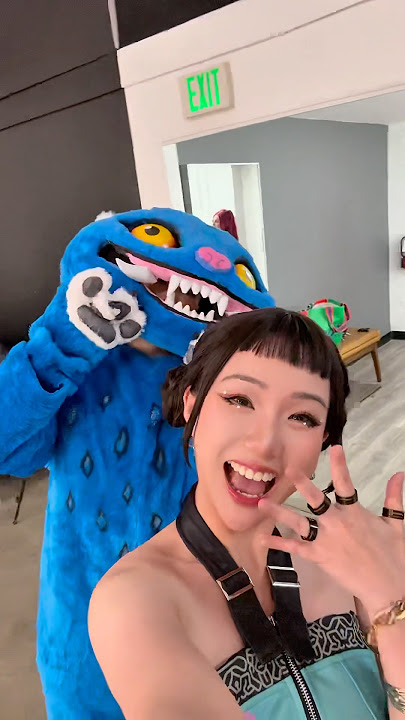 KPDH photoshoot gone wrong🫵🥴#kpopdemonhunters #kpdh #huntrix #sajaboys #rujinu #cosplay