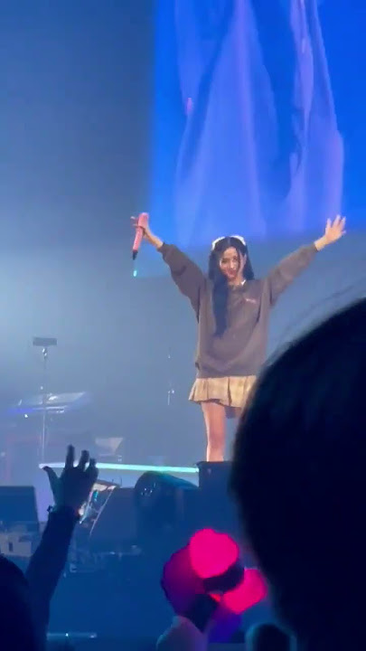 [BP] JISOO SMILED AND WAVE AT ACTOR JUNG HAEIN DURING BORN PINK TOUR IN SEOUL #shorts #haeinandjisoo